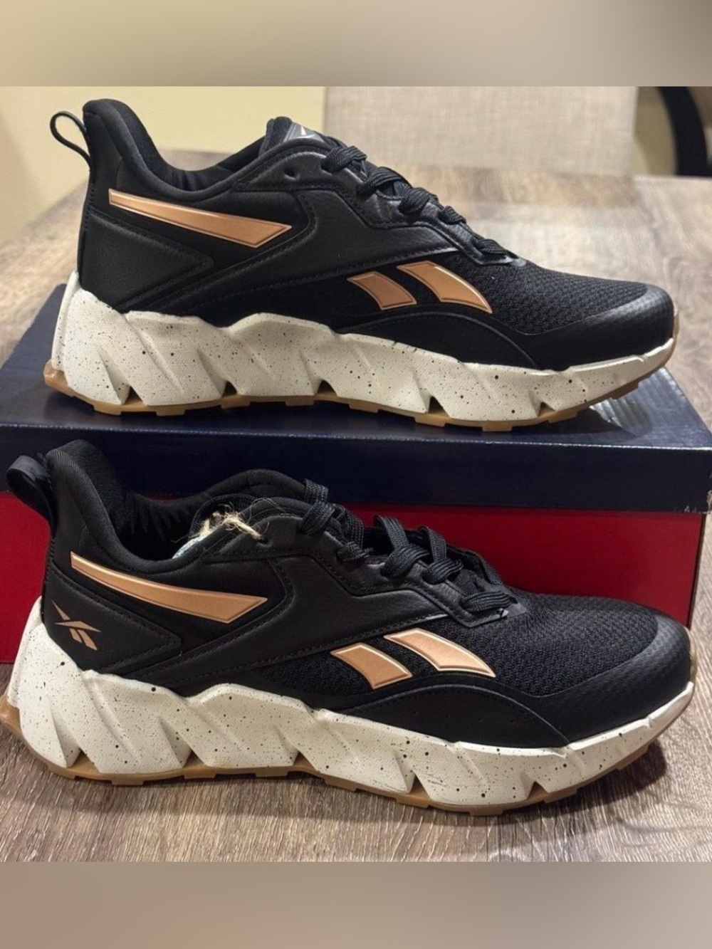 Reebok Vizome Black Sneakers with light pink Accents womens 10-NWT